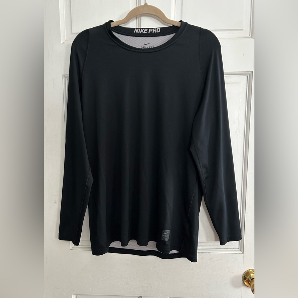 Nike Pro Men’s Dry Fit Black Long Sleeved Performance Top. Size Large